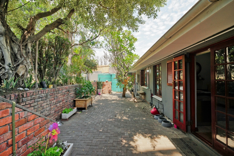 To Let 5 Bedroom Property for Rent in Beacon Bay Eastern Cape